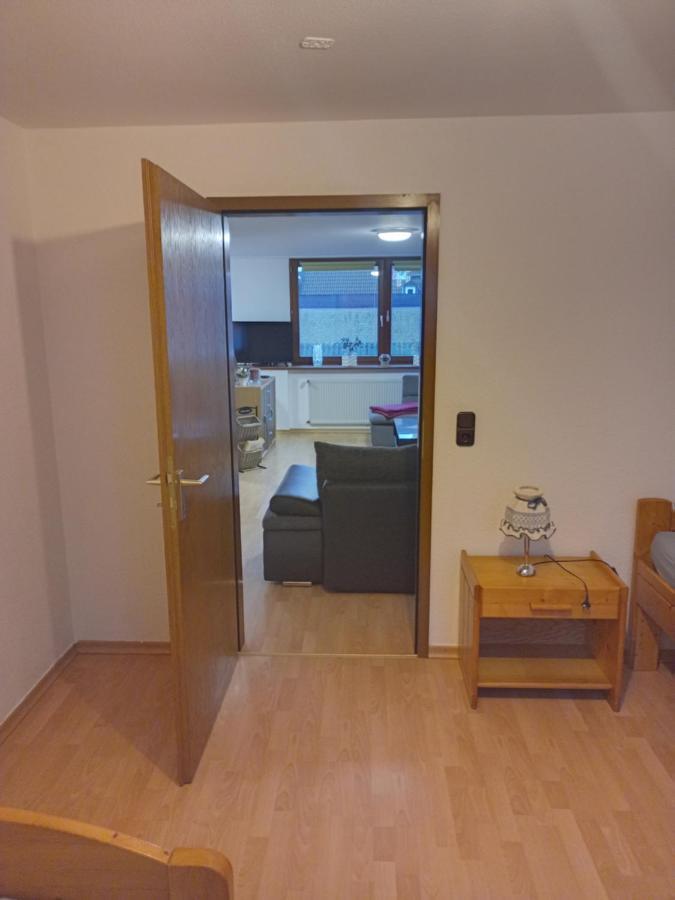 Zentrale Ferienwohnung Mit Blick Auf Die Paulinskirche Treviri Esterno foto